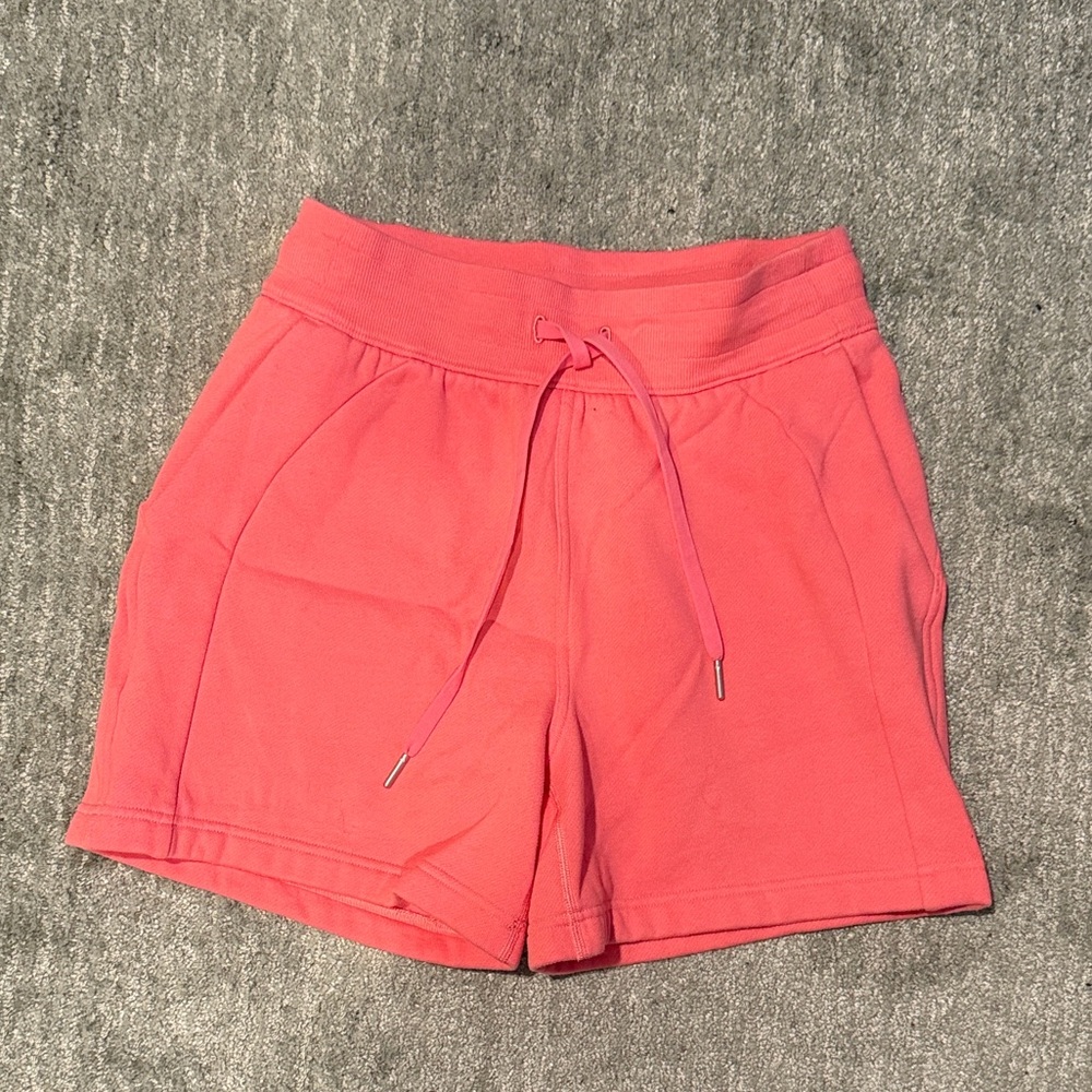 Lululemon scuba Athletica Coral Athletic Shorts size 6
